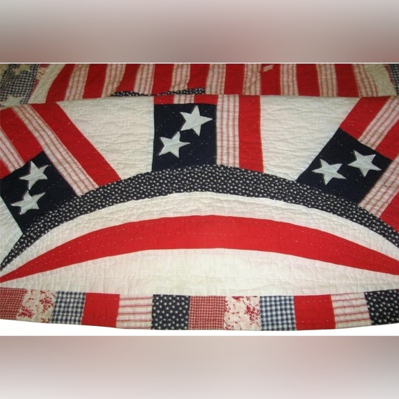 ❤️❤️PATRIOTIC RED WHITE AND BLUE STARS PATCHWORK QUILT SIZE LIMITED EDITION. - Picture 7 of 9